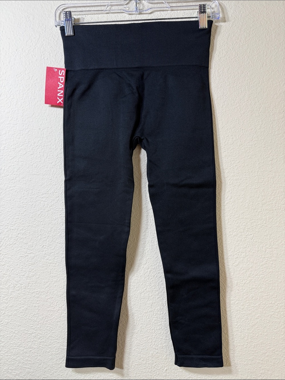 Spanx Look At Me Now Cropped Seamless Leggings Very Black Size Medium NWT